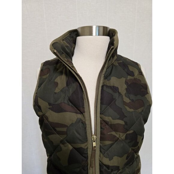 J. Crew Womens XS Green Camo Camouflage Goose Down Puffer Vest Full Zip - Picture 3 of 8